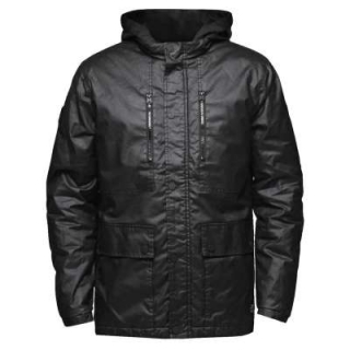 Warmer Kurzparka mit gestepptem Futter in Schwarz: jjcoBORON SHORT PARKA von Jac